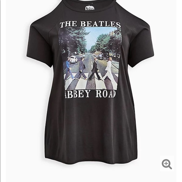 Nwt Torrid size 3 Beatles cold shoulder top - Picture 4 of 5